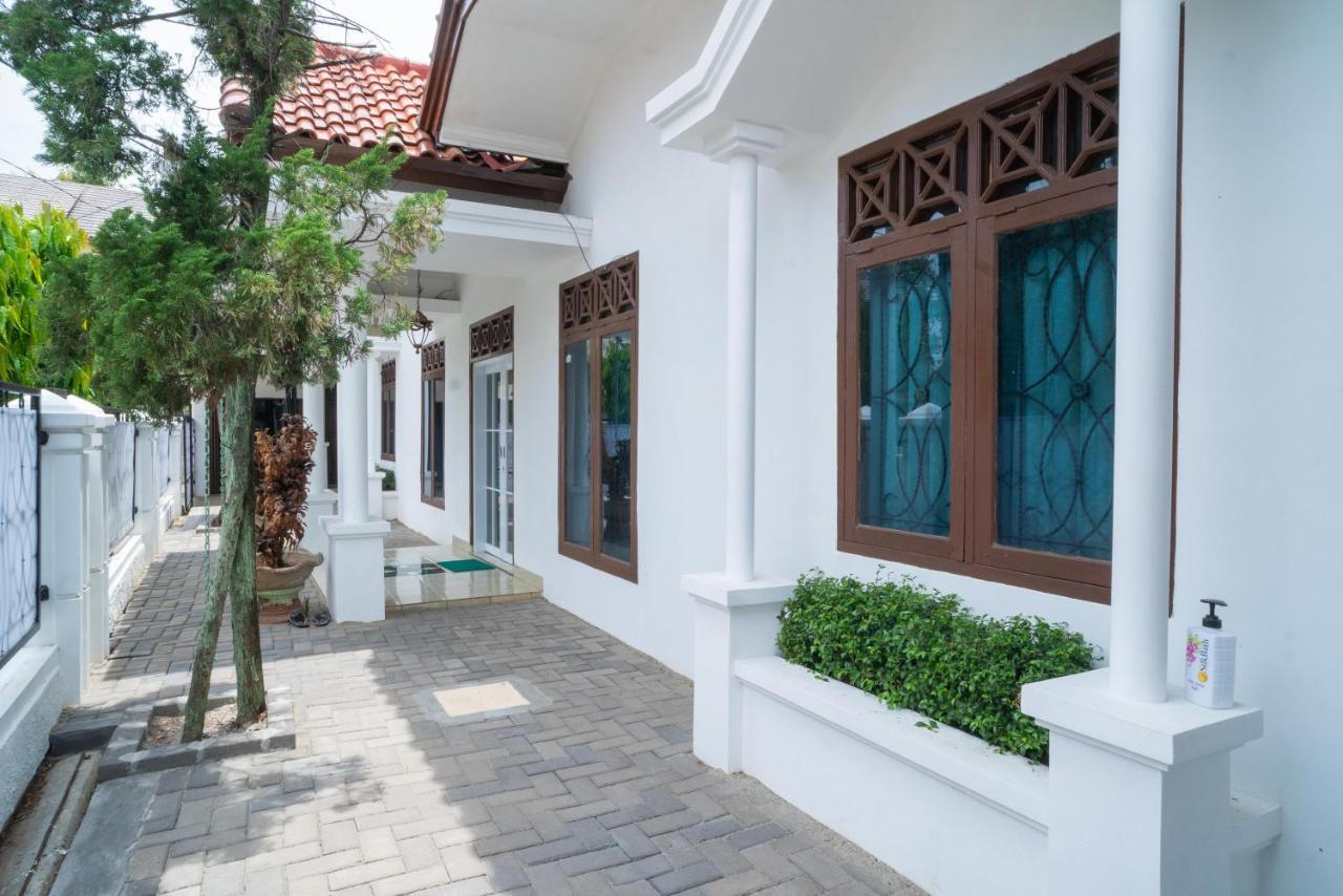 Hotel Reddoorz Near Bundaran Ciceri Serang Esterno foto