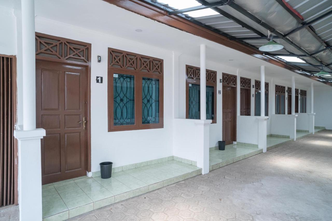 Hotel Reddoorz Near Bundaran Ciceri Serang Esterno foto