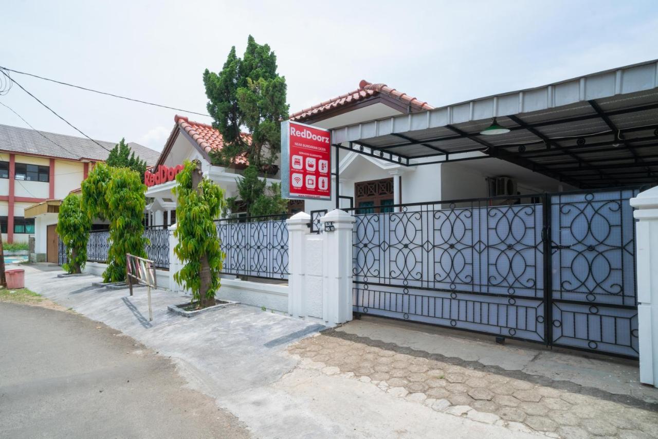 Hotel Reddoorz Near Bundaran Ciceri Serang Esterno foto