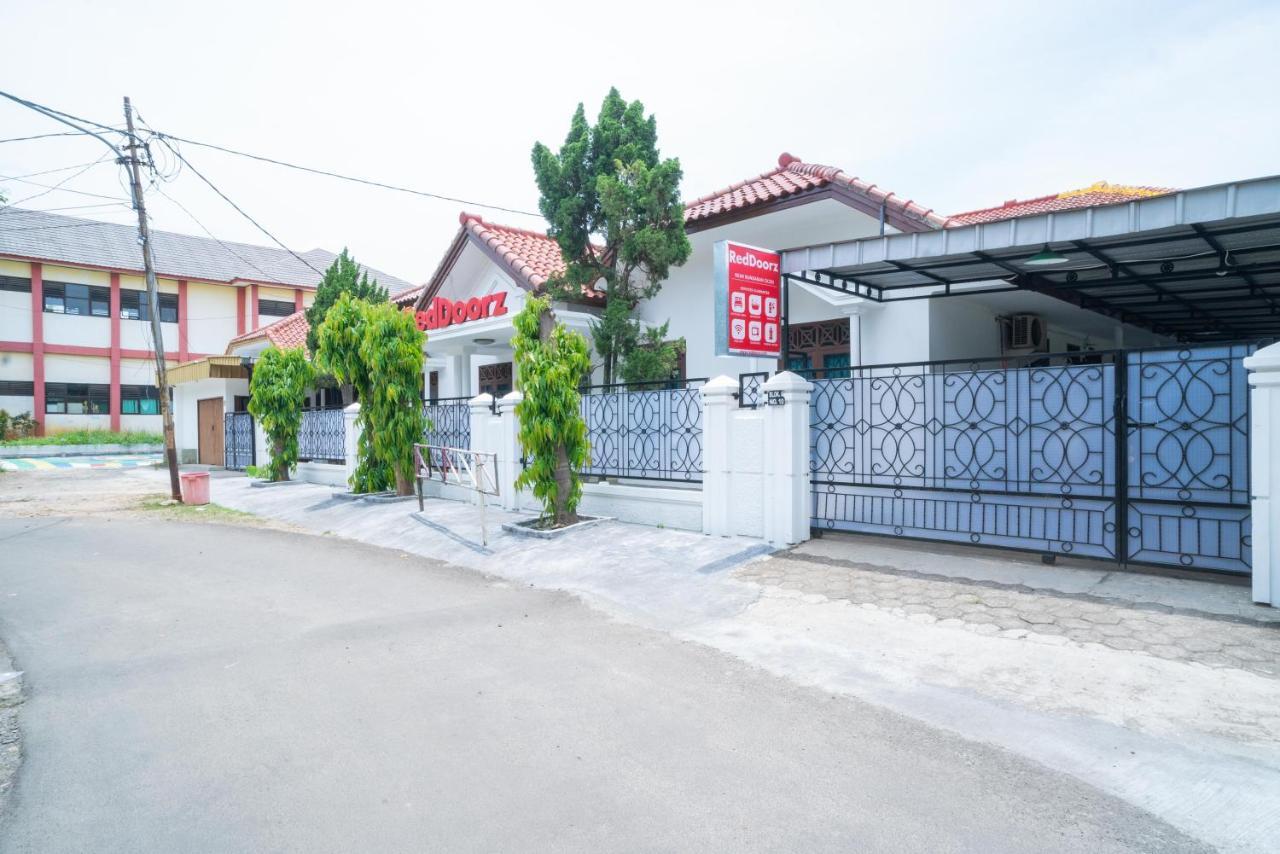 Hotel Reddoorz Near Bundaran Ciceri Serang Esterno foto